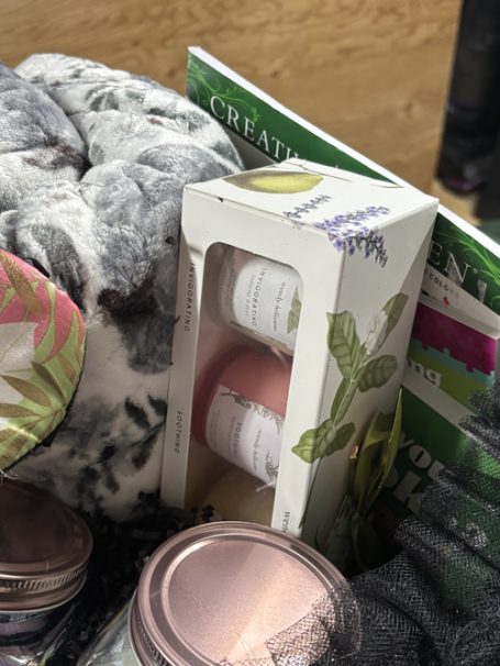 Luxurious Relaxation Gift Box contents Luxurious Relaxation Gift Box contents